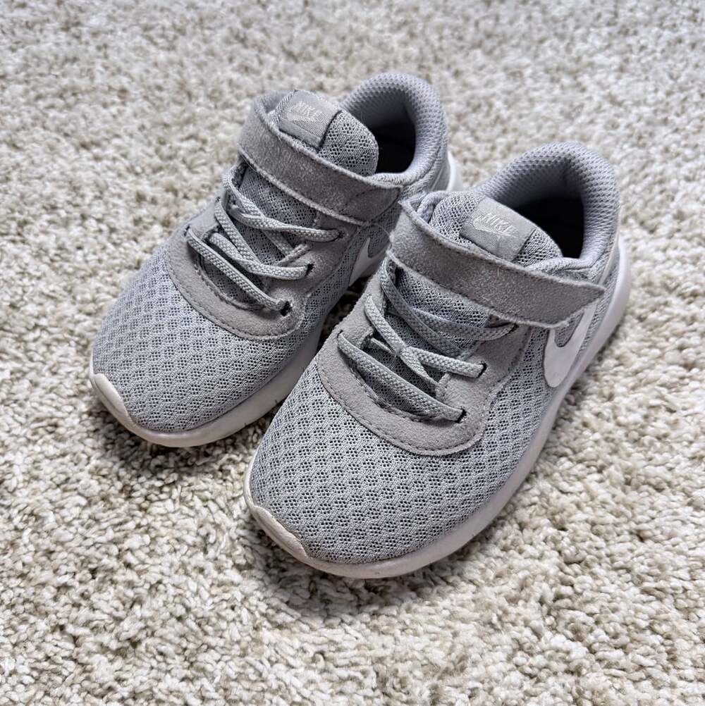 Nike Tanjun (TDV) Toddler Wolf Grey White Sneakers Size 9C